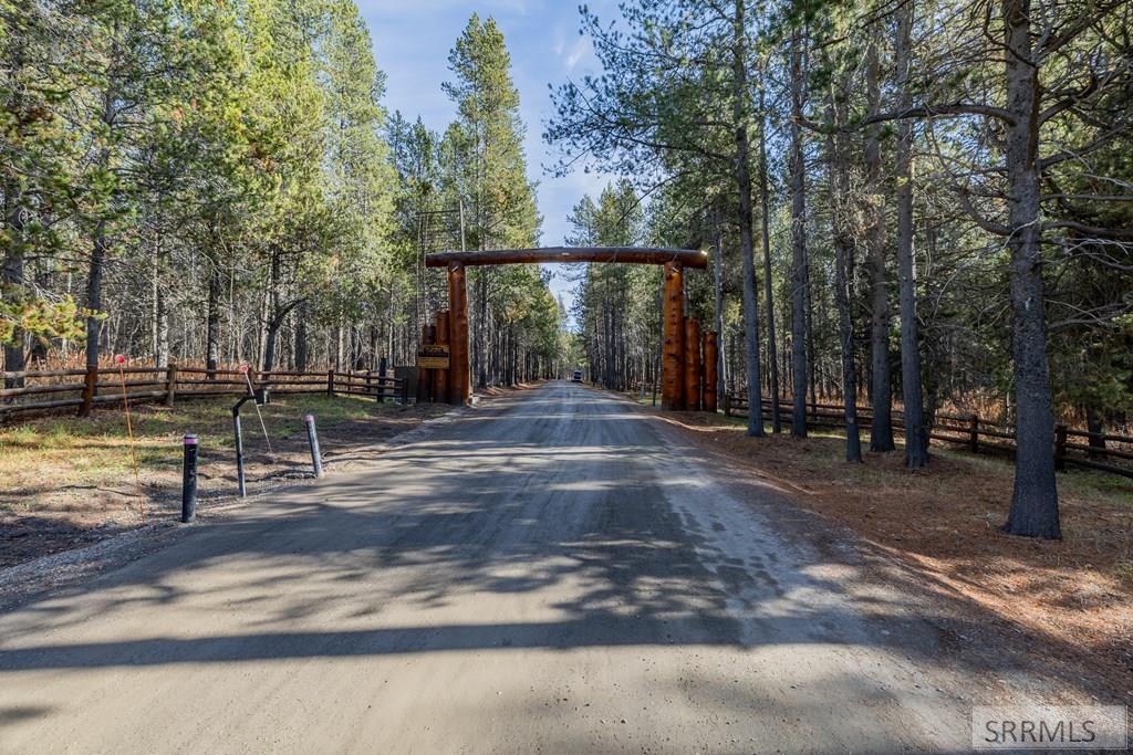 1663 Shadow Run Ashton, ID 83420 - Photo 11 of 13