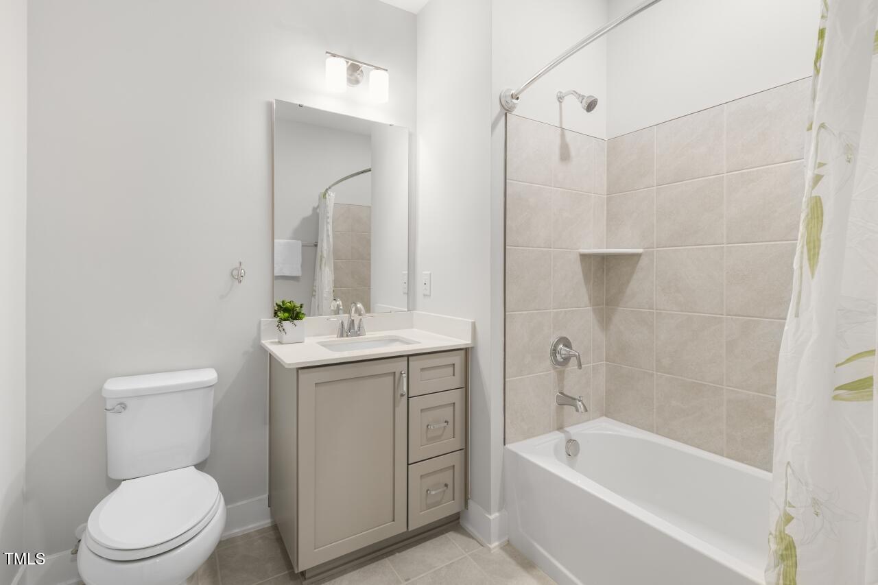 11549 Helmond Way, Unit 114 Raleigh, NC 27617 - Photo 31 of 40 Tub/Shower