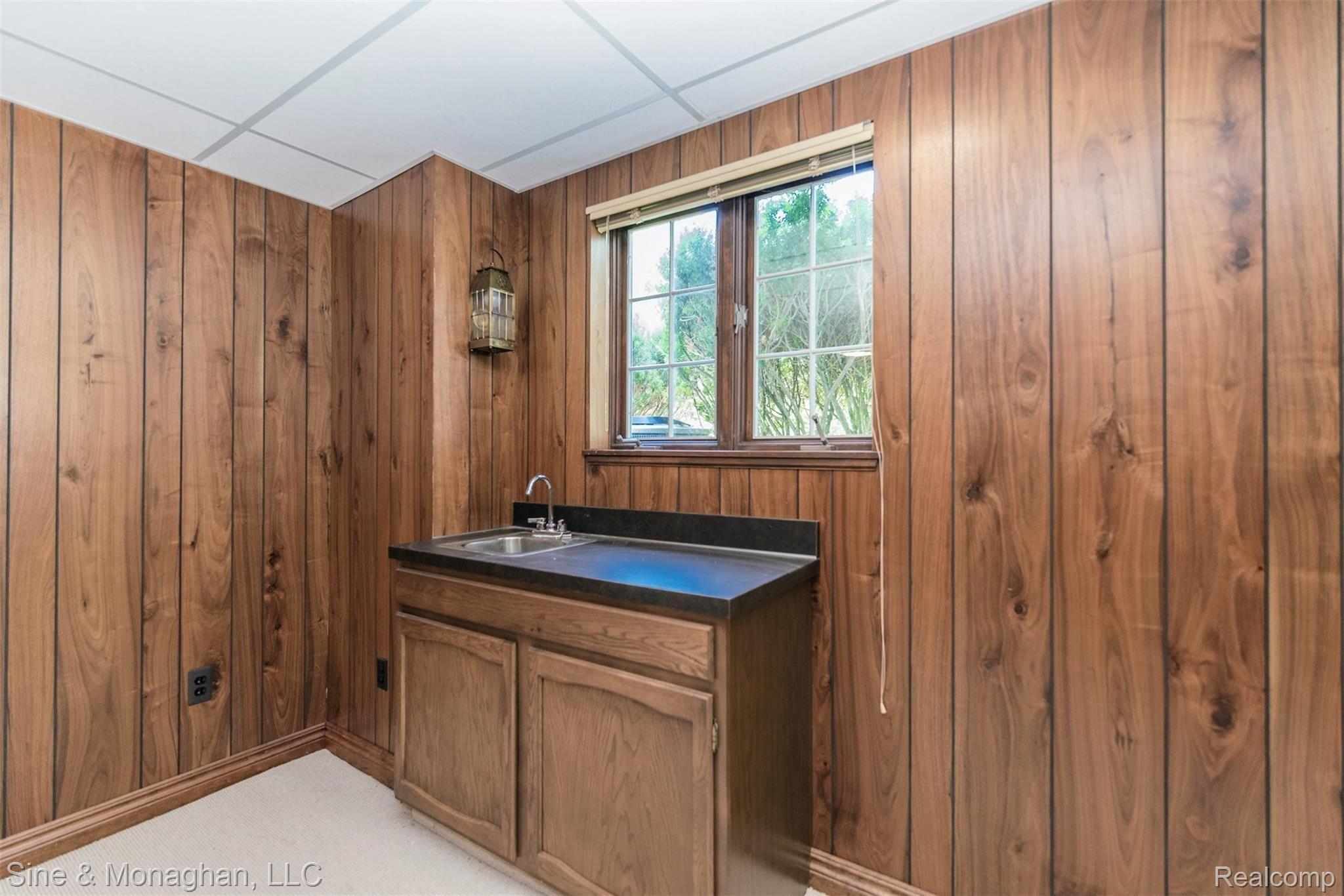 630 Overbrook Road Bloomfield Hills, MI 48302 - Photo 33 of 36 Wet bar/Recreation Room