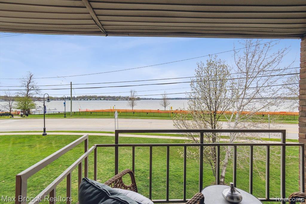 1675 Cass Lake Road, Unit C Keego Harbor, MI 48320 - Photo 9 of 41