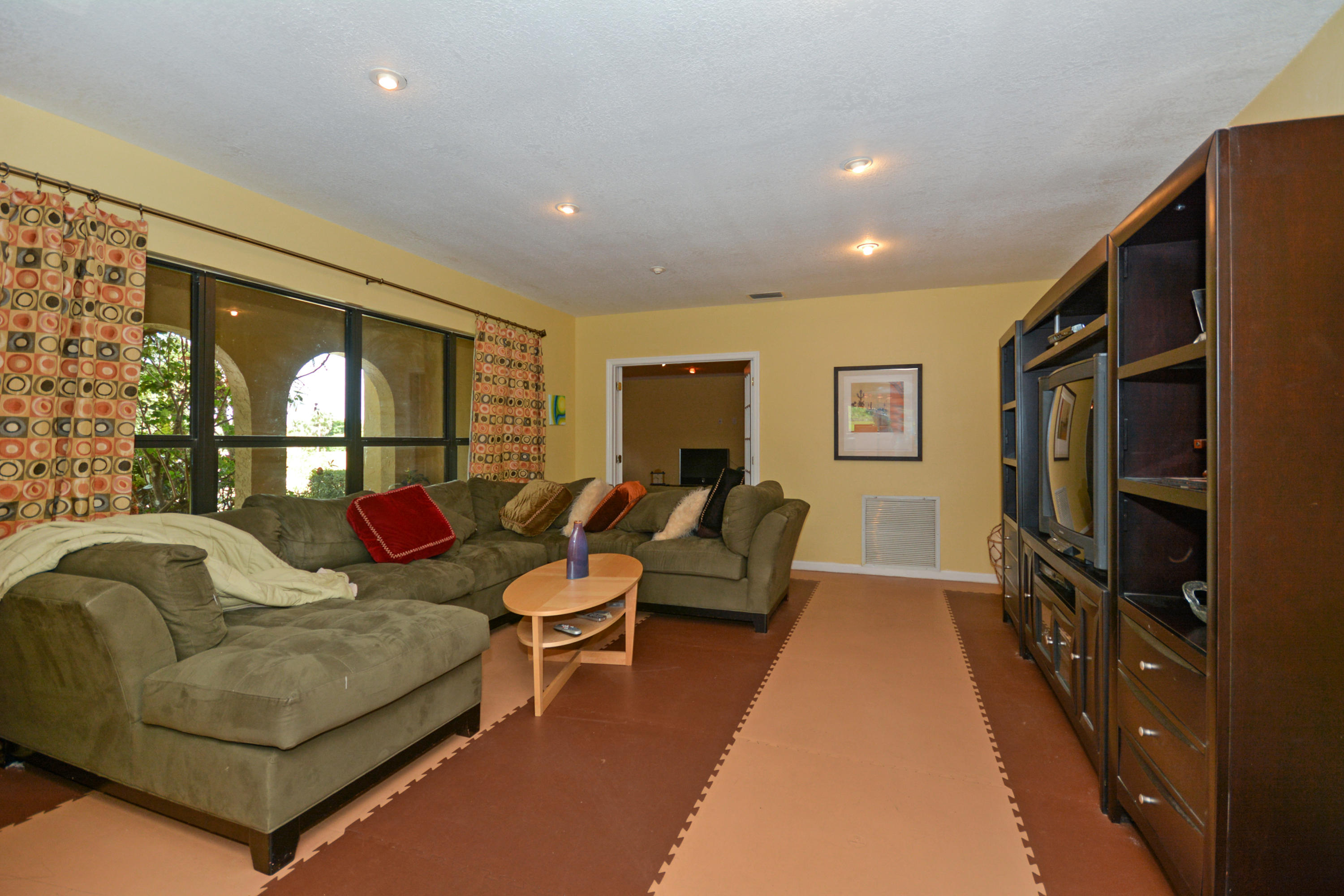 10505 Avenida Del Rio Delray Beach, FL 33446 - Photo 18 of 32 family room