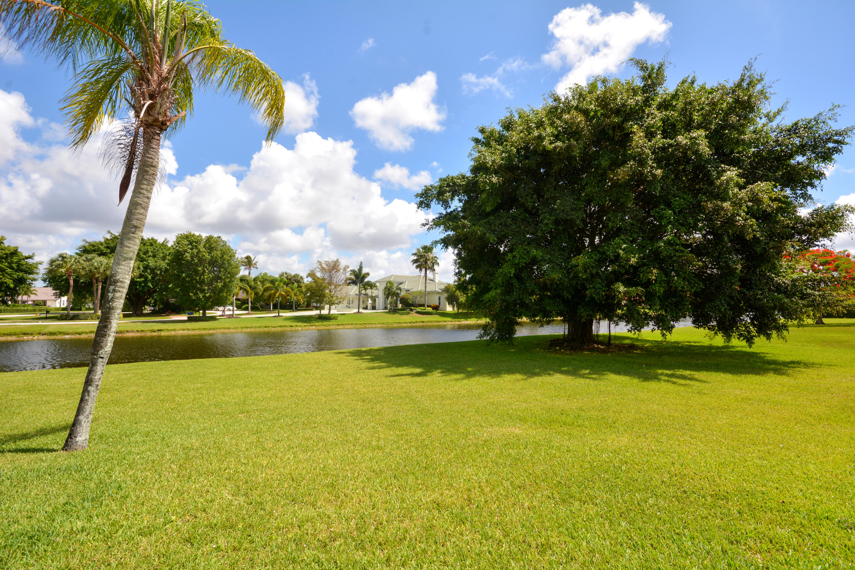 10505 Avenida Del Rio Delray Beach, FL 33446 - Photo 2 of 32 lake view