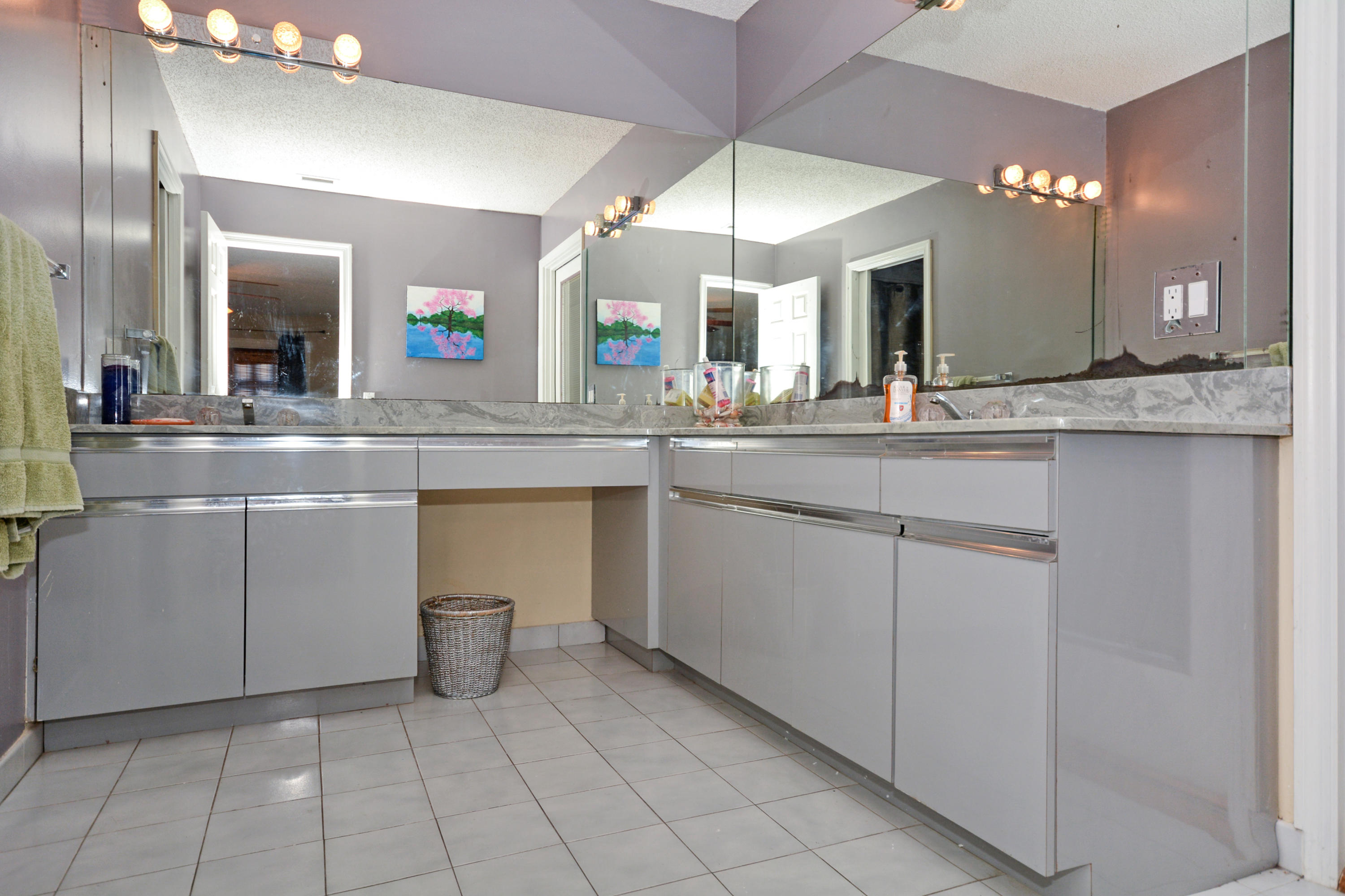10505 Avenida Del Rio Delray Beach, FL 33446 - Photo 21 of 32 master bathroom