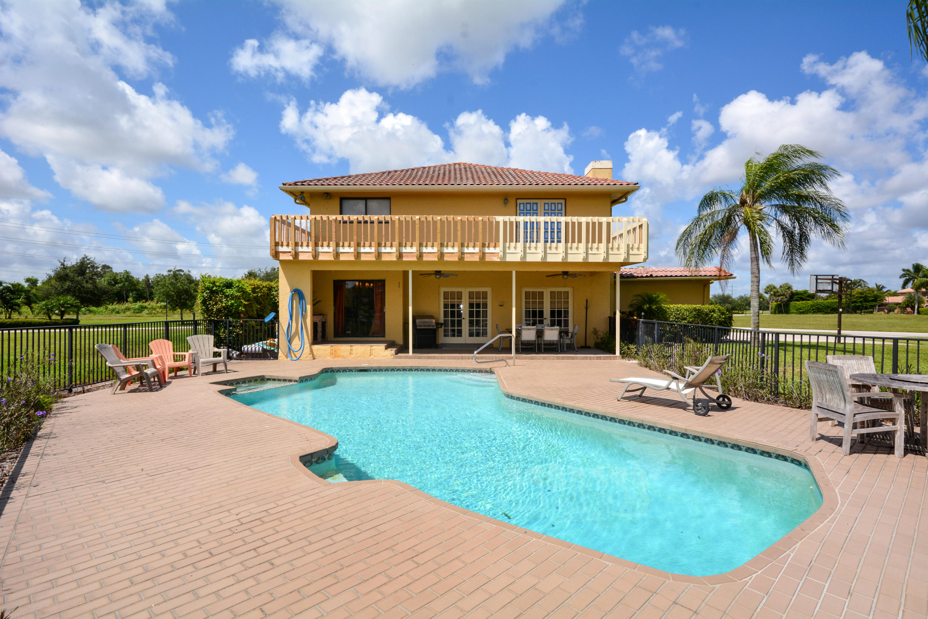10505 Avenida Del Rio Delray Beach, FL 33446 - Photo 7 of 32 pool/back view
