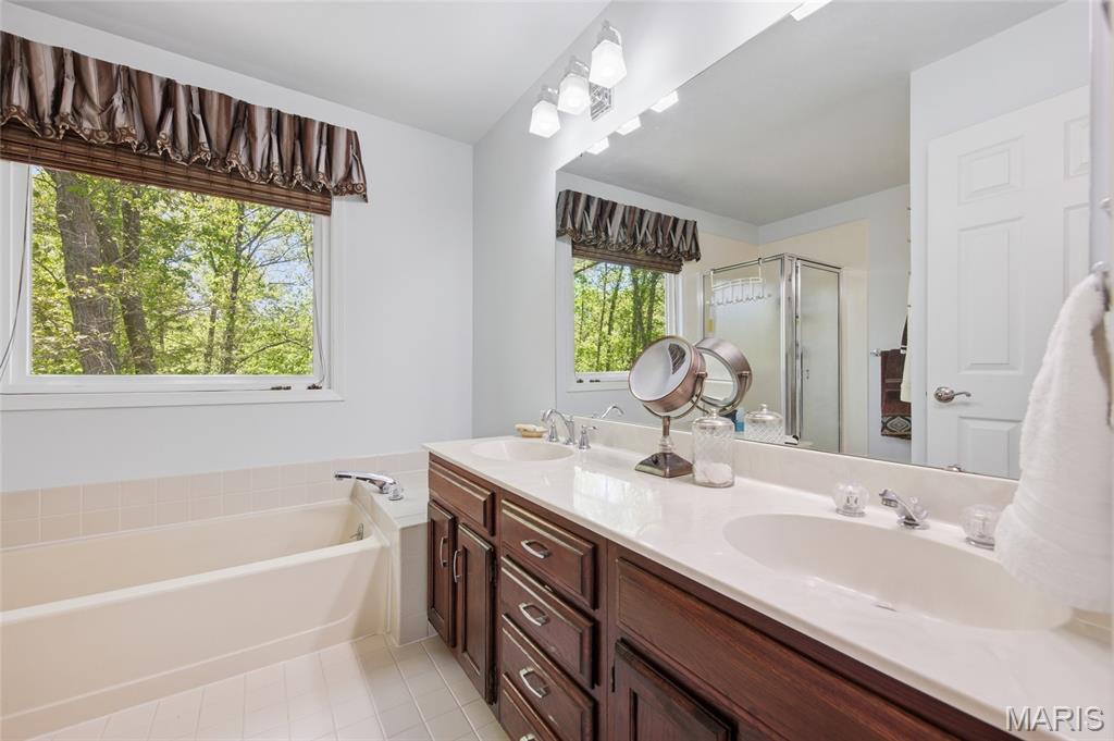 1636 Daybreak Point Court Ballwin, MO 63021 - Photo 26 of 60
