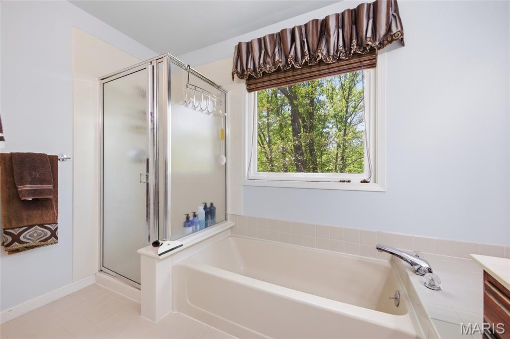 1636 Daybreak Point Court Ballwin, MO 63021 - Photo 27 of 60
