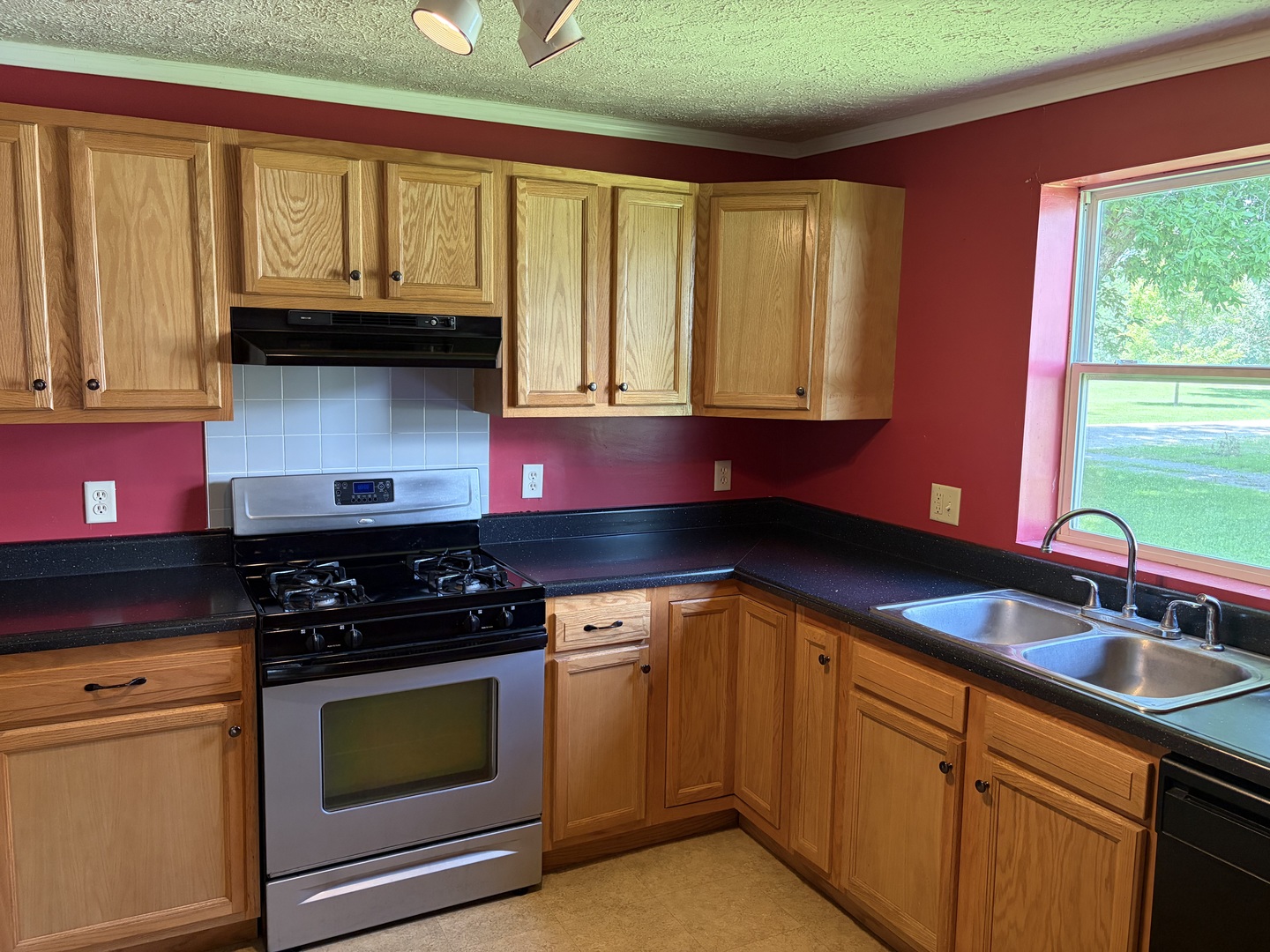 206 Southwest 6th Street Atlanta, IL 61723 - Photo 12 of 17