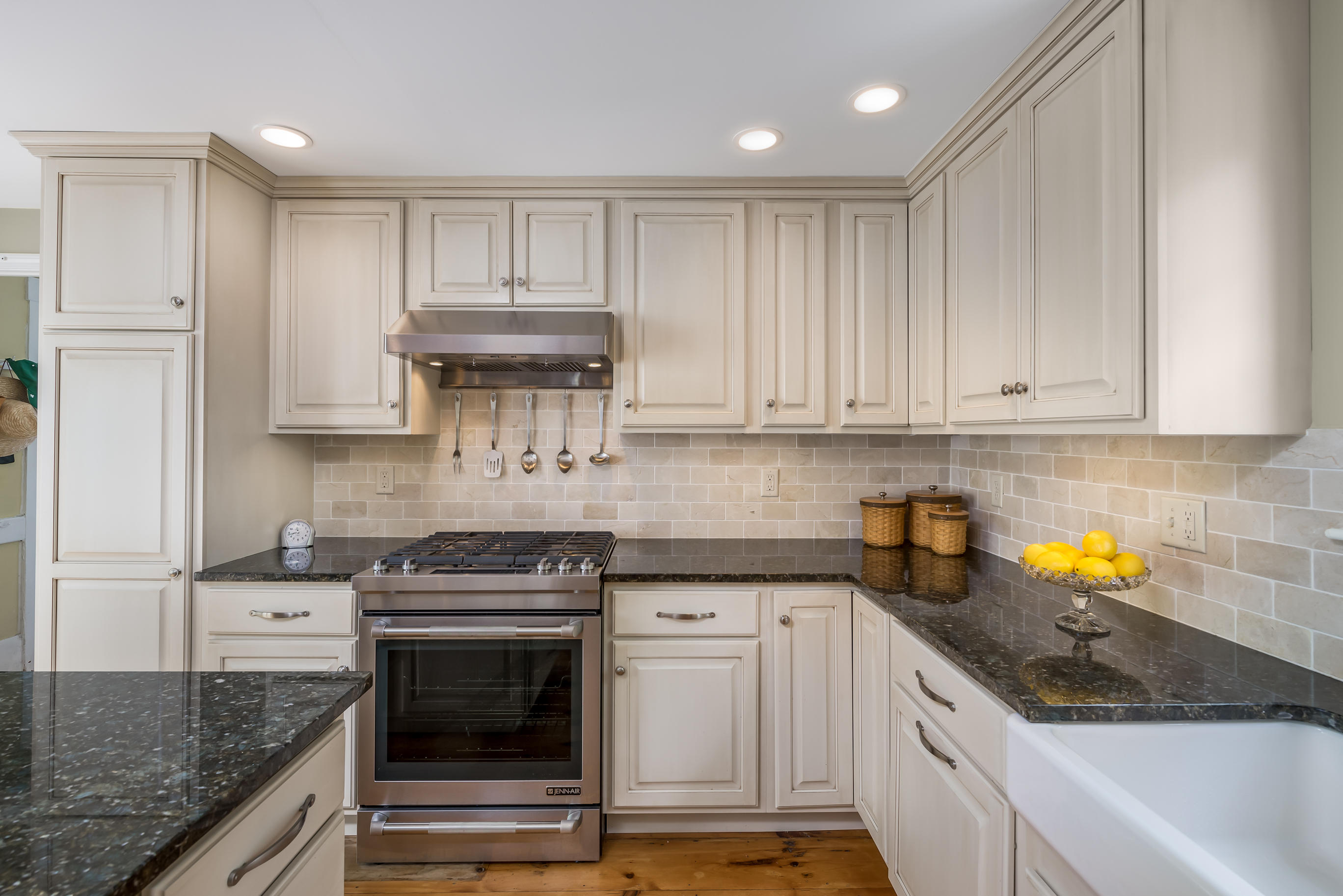 21 River Road Cape Neddick, ME 03902 - Photo 11 of 39 Kitchen