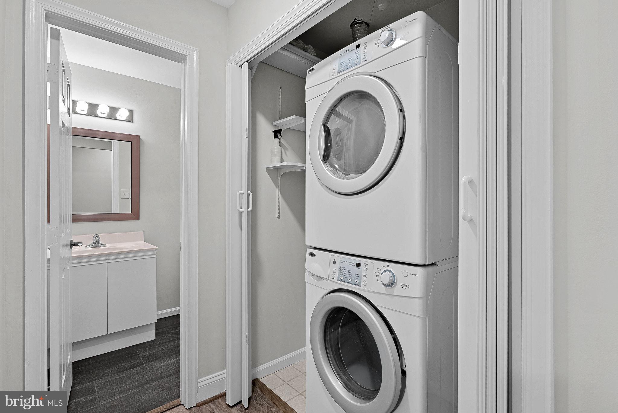 20718 Apollo Terrace Ashburn, VA 20147 - Photo 35 of 44 Laundry