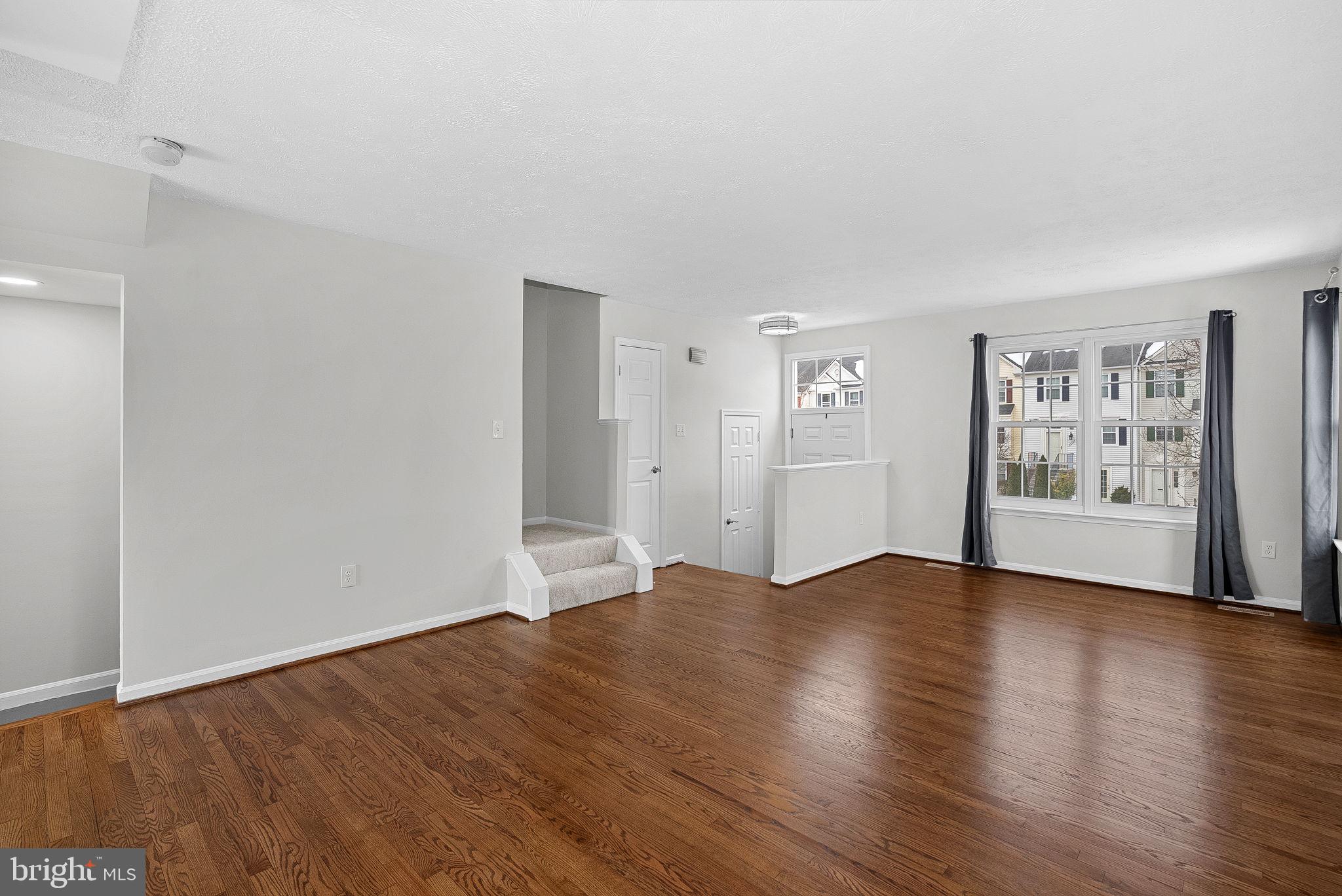 20718 Apollo Terrace Ashburn, VA 20147 - Photo 7 of 44 Living Area