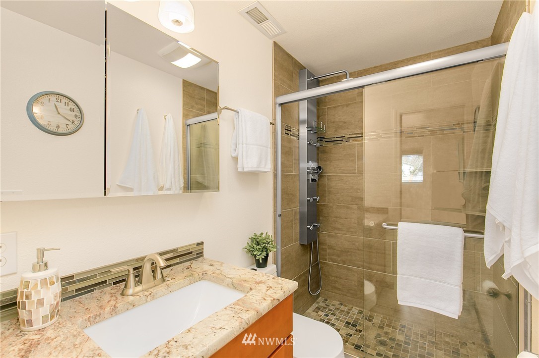 22711 2nd Place West Bothell, WA 98021 - Photo 5 of 25