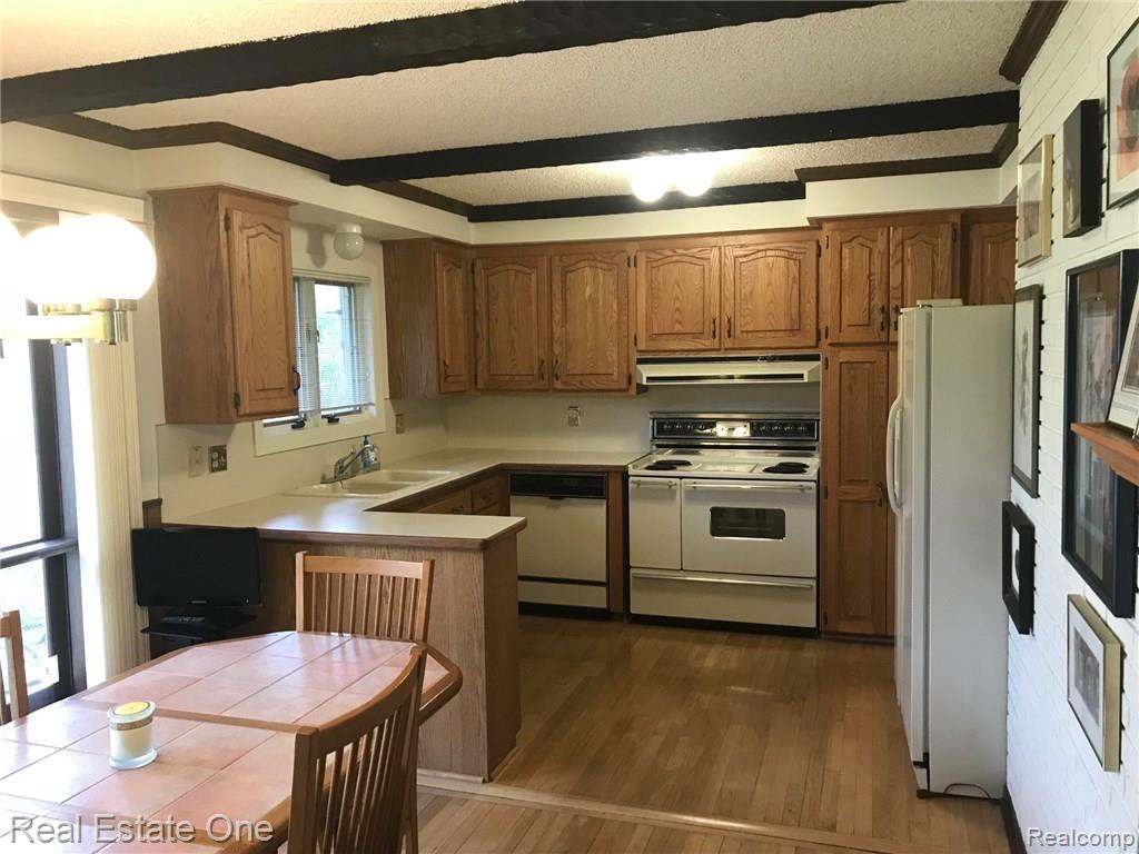 28353 Quail Hollow Road Farmington Hills, MI 48331 - Photo 24 of 31