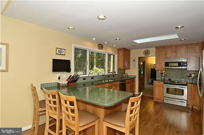 8811 Warfield Road Gaithersburg, MD 20882 - Photo 12 of 30 Kitchen