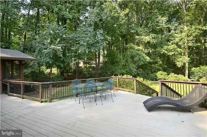 8811 Warfield Road Gaithersburg, MD 20882 - Photo 29 of 30 Deck