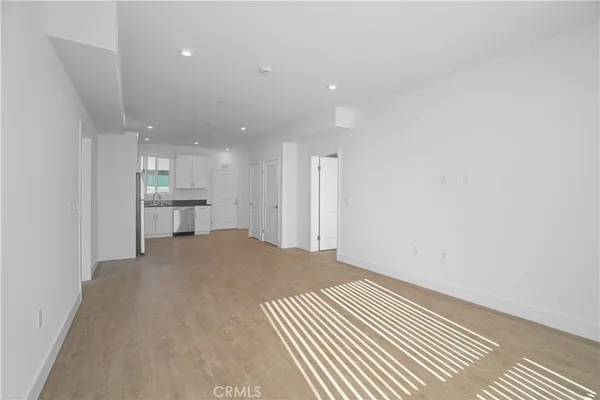 $2,665 | 8750 Sepulveda Boulevard, Unit 410, North Hills, CA 91343