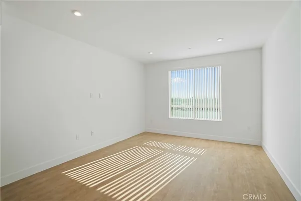 $2,665 | 8750 Sepulveda Boulevard, Unit 410, North Hills, CA 91343