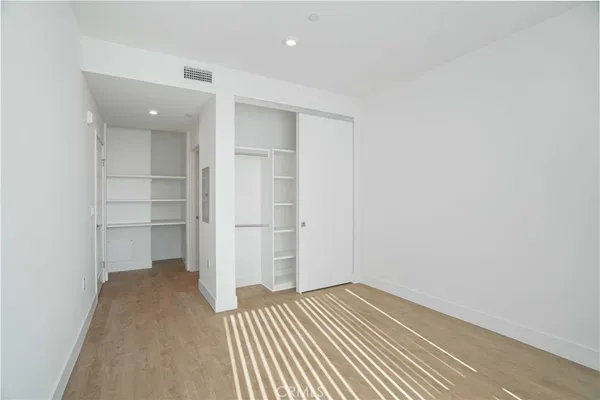 $2,665 | 8750 Sepulveda Boulevard, Unit 410, North Hills, CA 91343