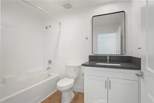 $2,665 | 8750 Sepulveda Boulevard, Unit 410, North Hills, CA 91343