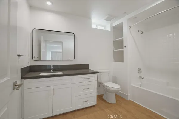 $2,665 | 8750 Sepulveda Boulevard, Unit 410, North Hills, CA 91343