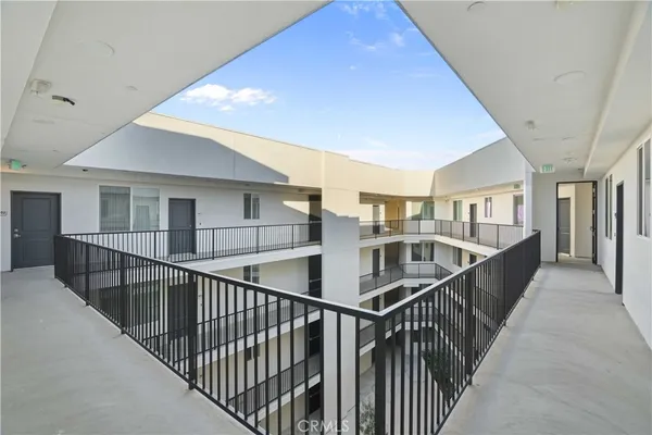 $2,665 | 8750 Sepulveda Boulevard, Unit 410, North Hills, CA 91343