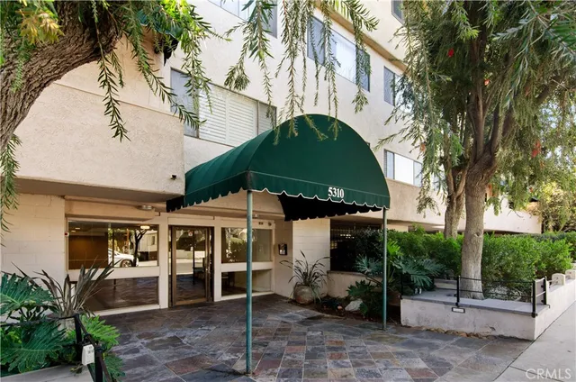 $3,575 | 5310 Zelzah Avenue, Encino, CA 91316