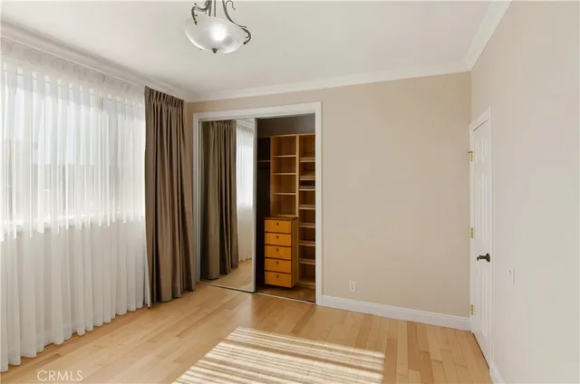 $3,575 | 5310 Zelzah Avenue, Encino, CA 91316