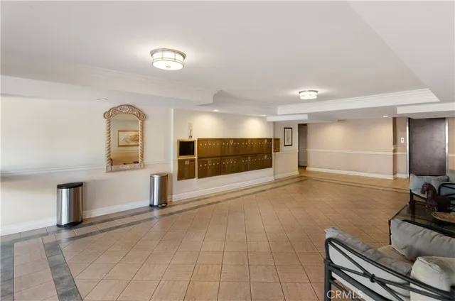 $3,575 | 5310 Zelzah Avenue, Encino, CA 91316