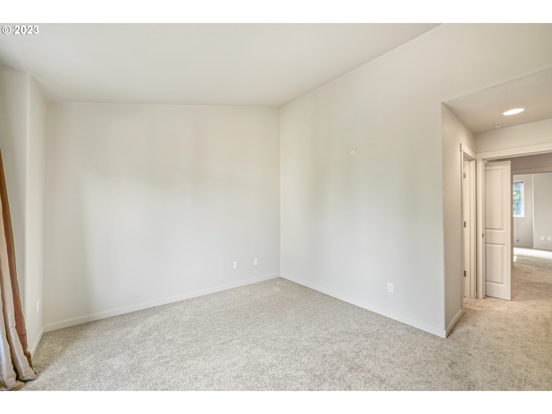 10595 Northeast Cedar Falls Loop Hillsboro, OR 97006 - Photo 18 of 27