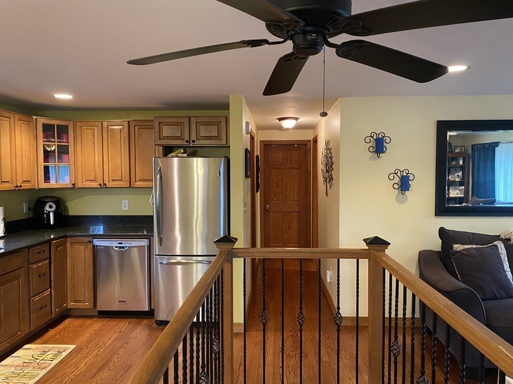 308 Rock Valley Road Holyoke, MA 01040 - Photo 5 of 22