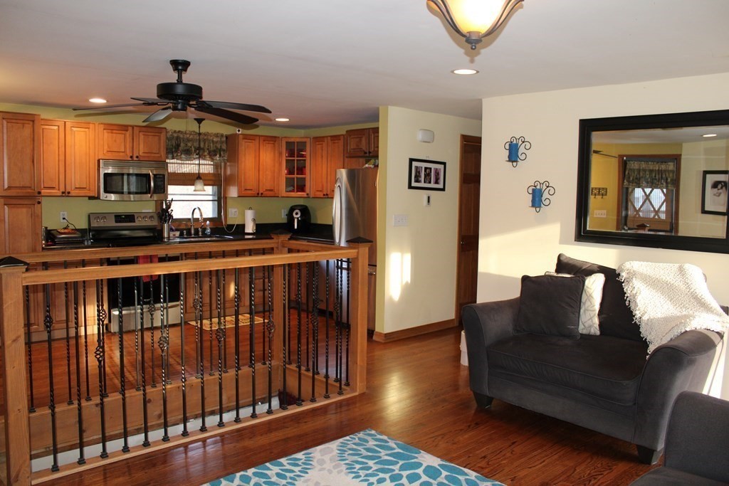 308 Rock Valley Road Holyoke, MA 01040 - Photo 6 of 22