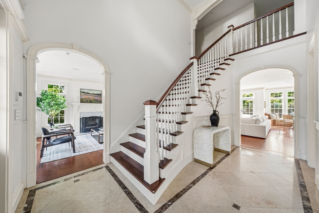 8 Valley Road Wellesley, MA 02481 - Photo 7 of 39
