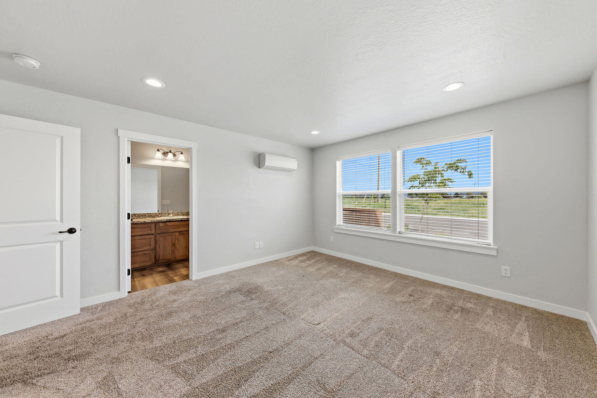 4762 Gebhard Road Central Point, OR 97502 - Photo 12 of 26