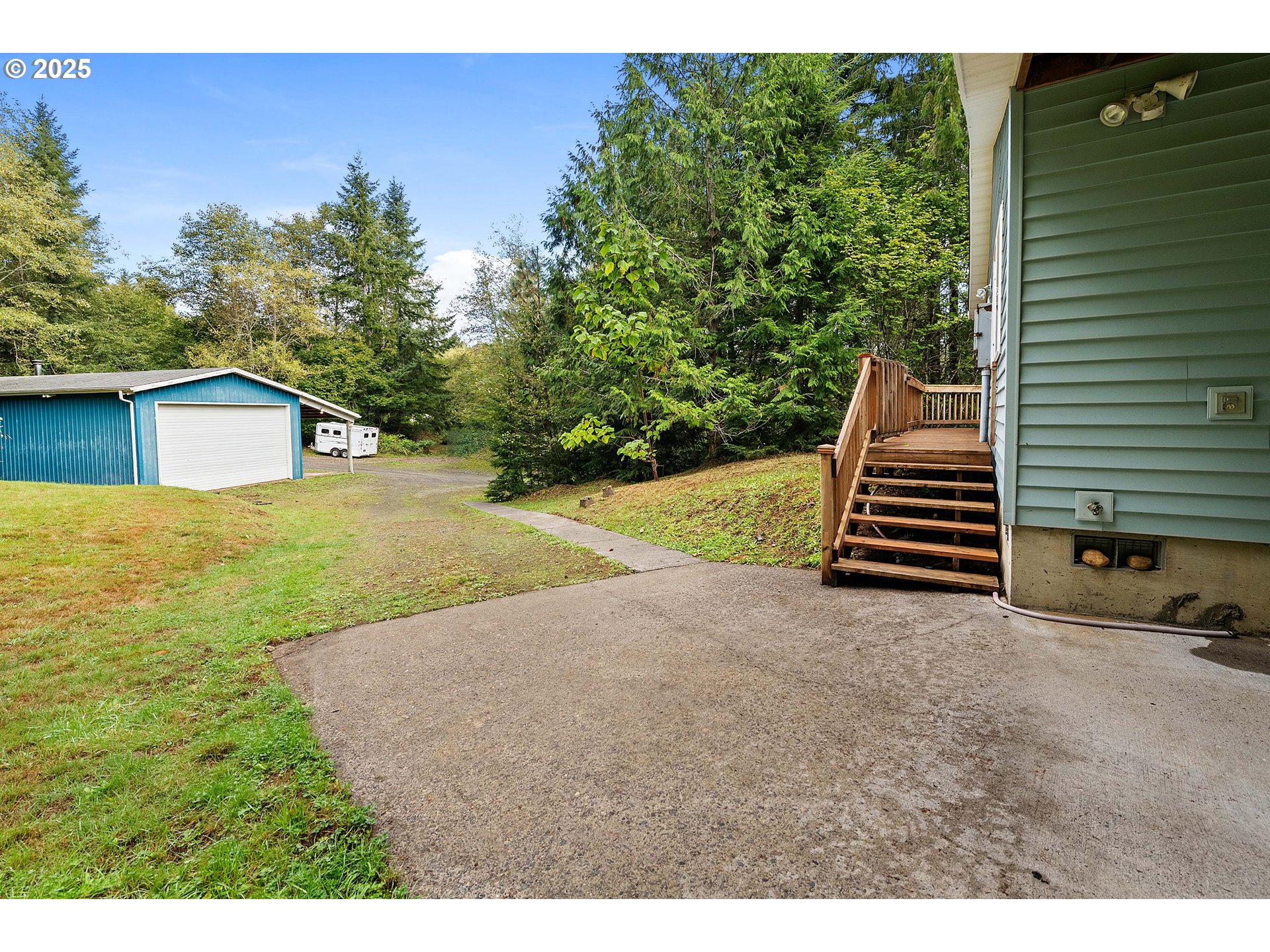 89022 Welch Road Astoria, OR 97103 - Photo 32 of 42 a view of a backyard of the house