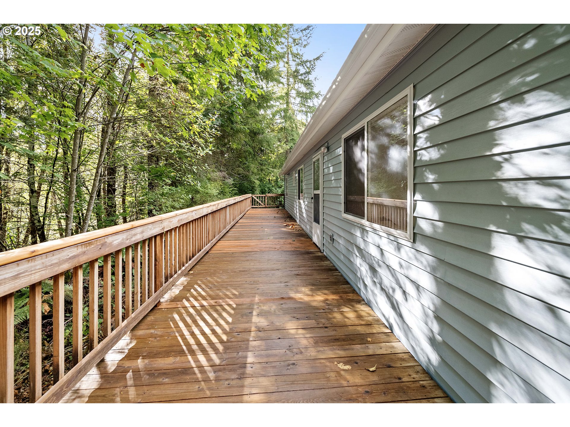 89022 Welch Road Astoria, OR 97103 - Photo 4 of 42 a view of balcony