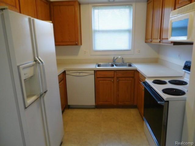 927 West Twelve Mile Road Royal Oak, MI 48073 - Photo 10 of 26