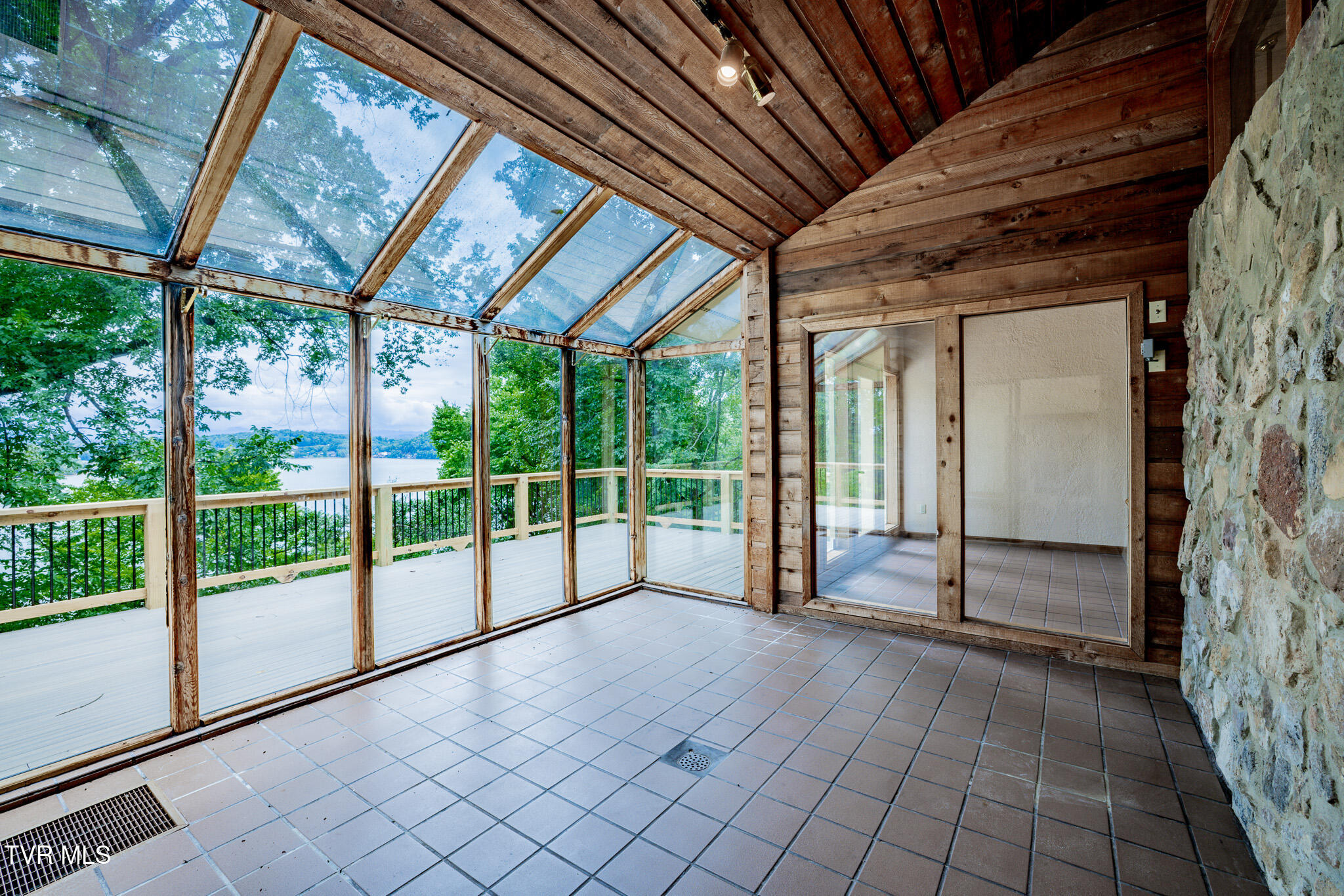 562 Gammon Road Kingsport, TN 37663 - Photo 15 of 65 1R9A8084-HDR