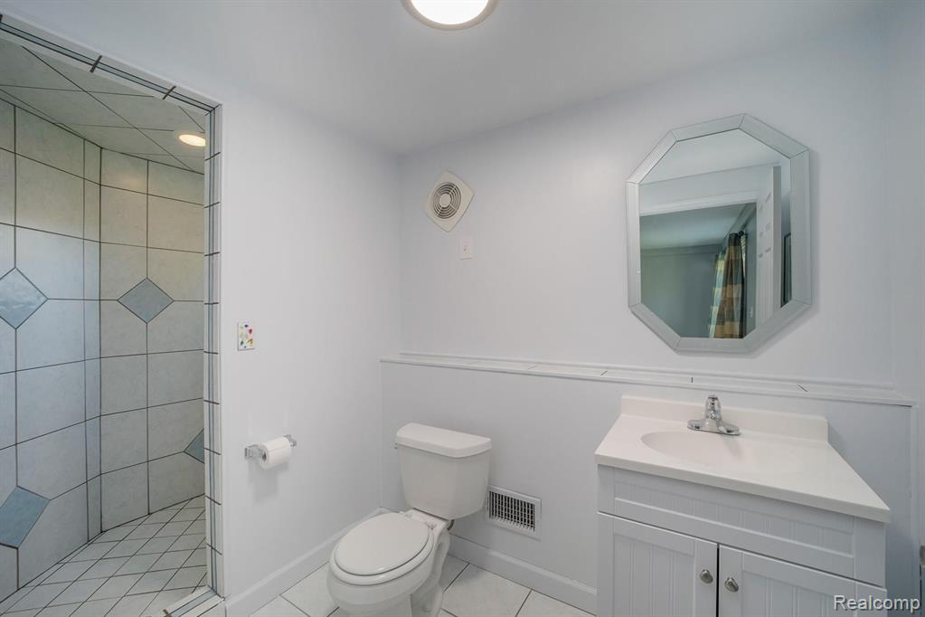 5631 Livernois Road Troy, MI 48098 - Photo 11 of 24