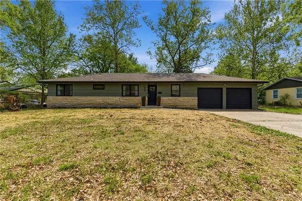 $445,000 | 927 West 20th Terrace, Lawrence, KS 66046