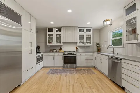 $439,000 | 927 West 20th Terrace, Lawrence, KS 66046