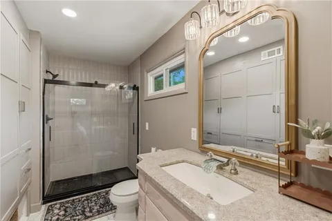 $439,000 | 927 West 20th Terrace, Lawrence, KS 66046