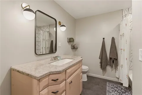 $439,000 | 927 West 20th Terrace, Lawrence, KS 66046