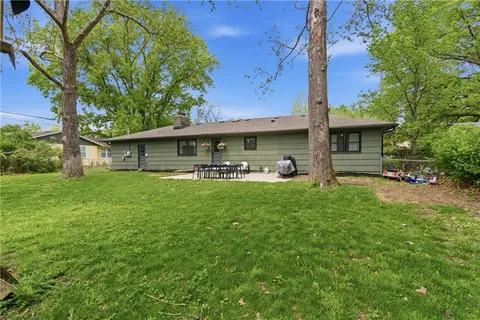 $439,000 | 927 West 20th Terrace, Lawrence, KS 66046