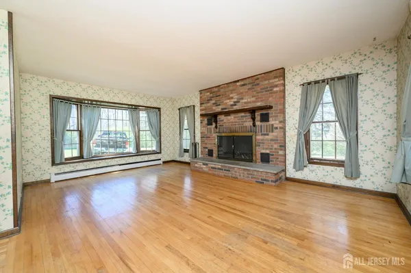 $750,000 | 105 Morning Glory Road, Warren, NJ 07059