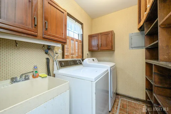 $750,000 | 105 Morning Glory Road, Warren, NJ 07059