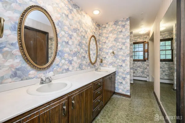 $750,000 | 105 Morning Glory Road, Warren, NJ 07059