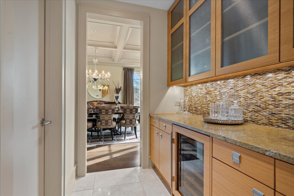 2 Bridlewood Road Northbrook, IL 60062 - Photo 12 of 58