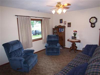 1406 Springdale Drive Clinton, IA 52732 - Photo 2 of 20 Gallery Image 2