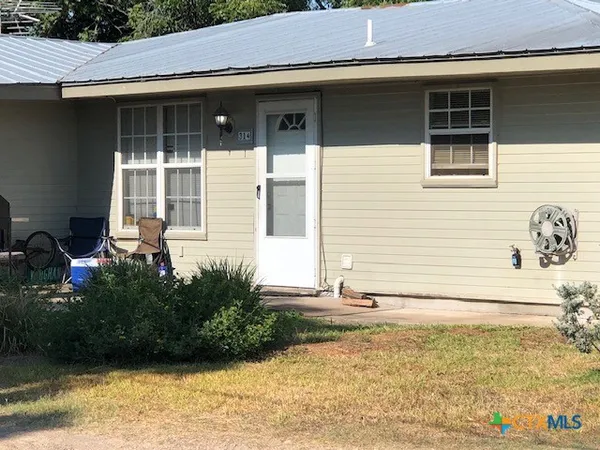 $1,150 | 310 Brackenridge Lane, Unit 1, Seguin, TX 78155