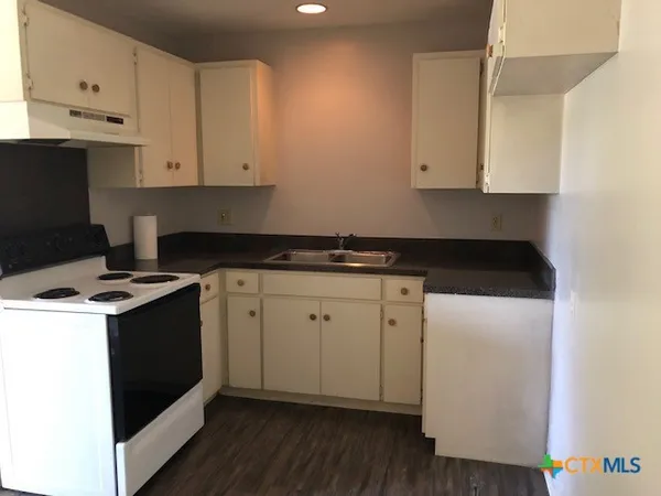 $1,150 | 310 Brackenridge Lane, Unit 1, Seguin, TX 78155