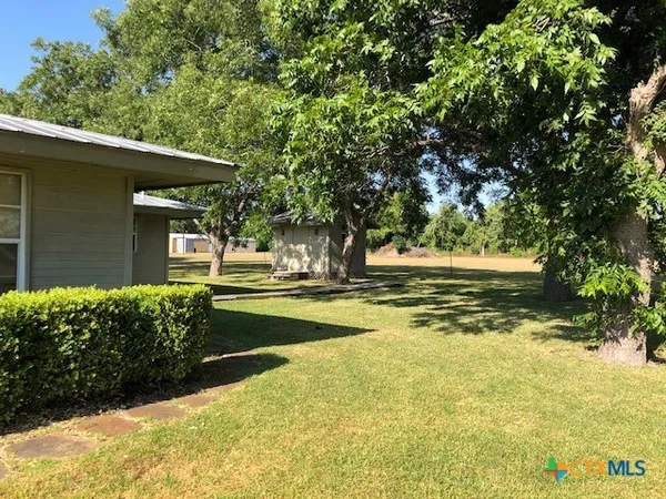 $1,150 | 310 Brackenridge Lane, Unit 1, Seguin, TX 78155